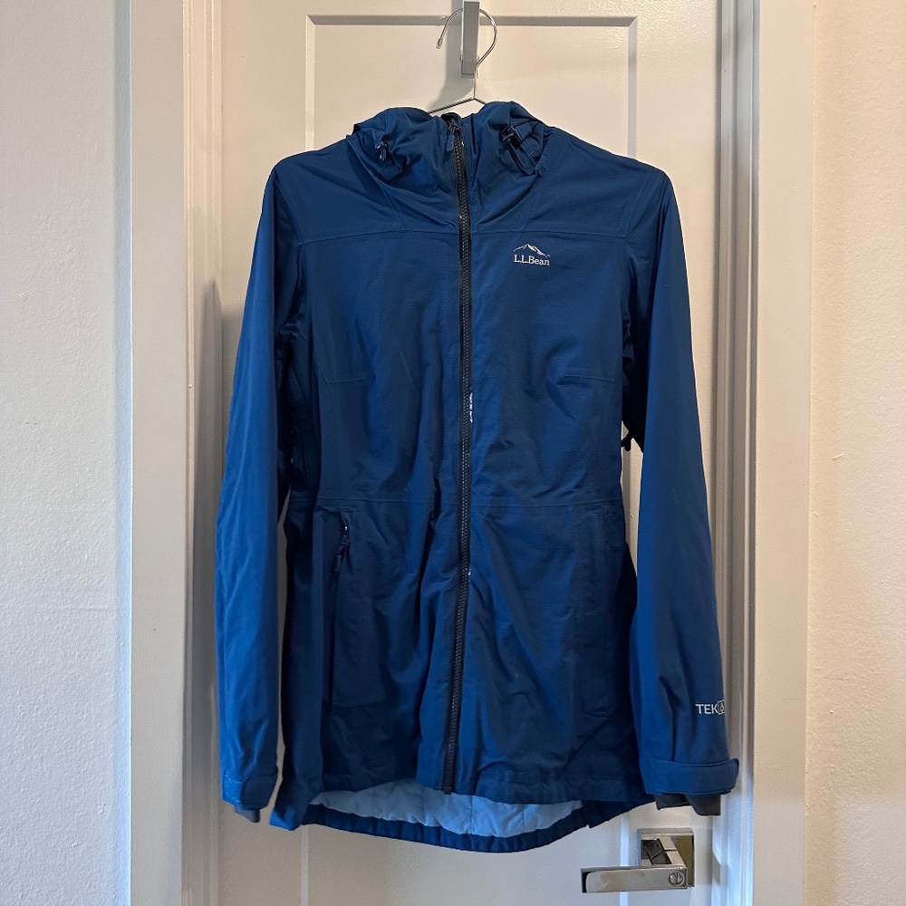 L.L. Bean waterproof primaloft packaway jacket